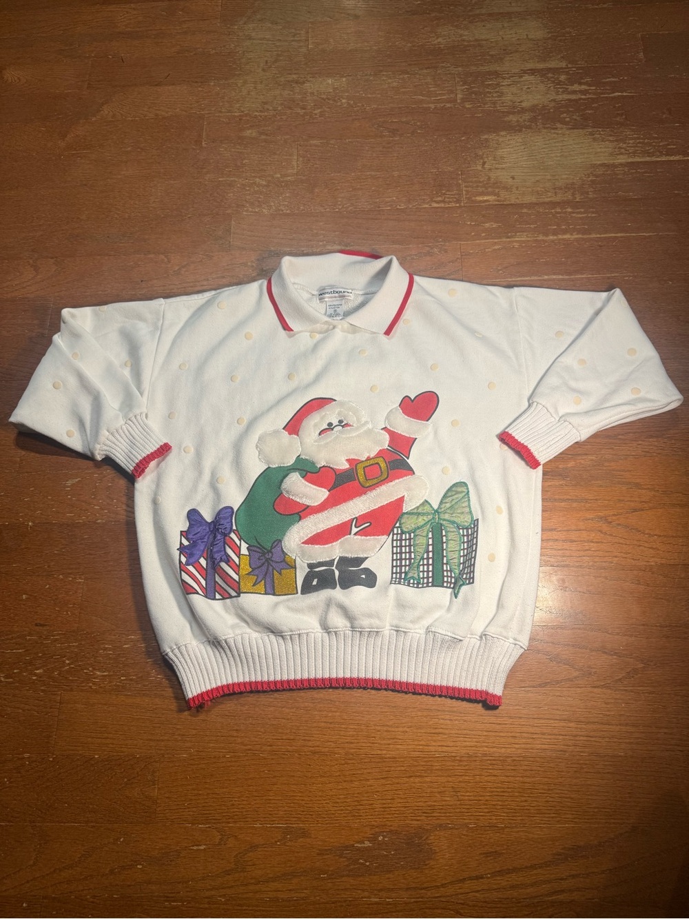 90s Vintage Santa with Presents Graphic Sweater